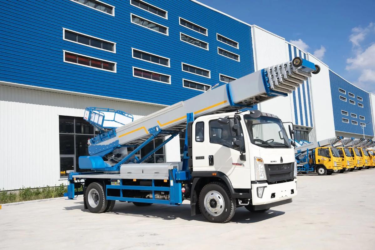 华容出租云梯车高空作业车 建筑垃圾搬运